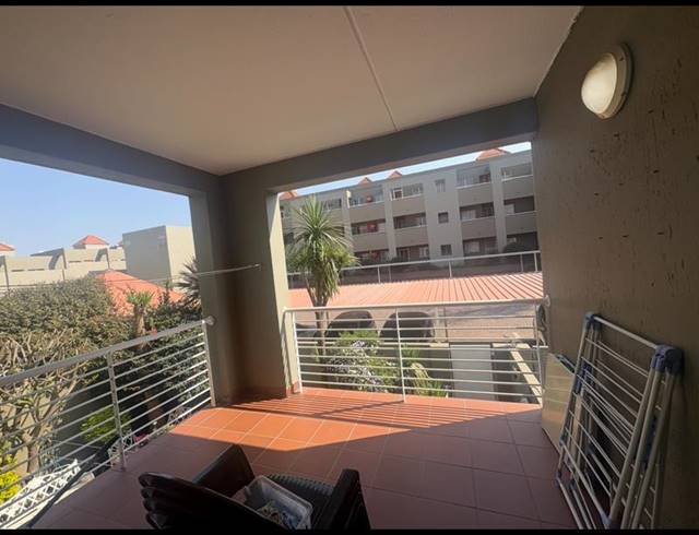 2 BEDROOM PROPERTY TO RENT IN GLENHAZEL